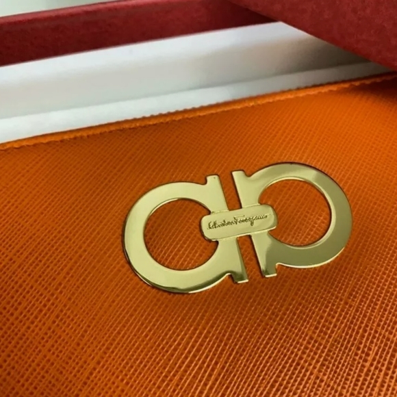 NWT ~ Salvatore Ferragamo Icona Large Gancini Zip Around Wallet ~ Lava - Picture 6 of 15